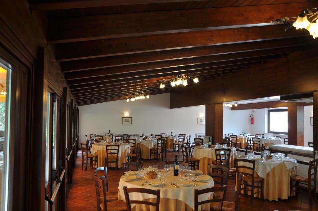 Agriturismo Ricciardelli Villa Contrada  ภายนอก รูปภาพ