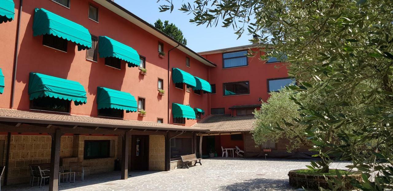 Agriturismo Ricciardelli Villa Contrada  ภายนอก รูปภาพ