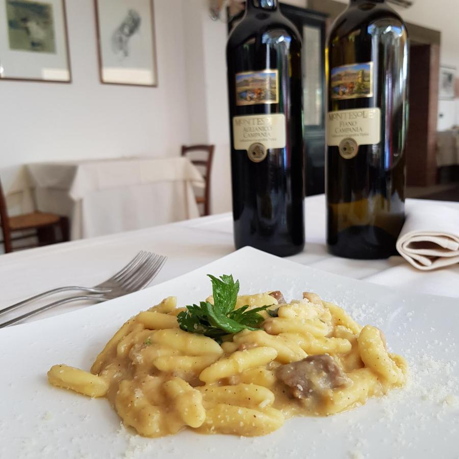 Agriturismo Ricciardelli Villa Contrada  ภายนอก รูปภาพ
