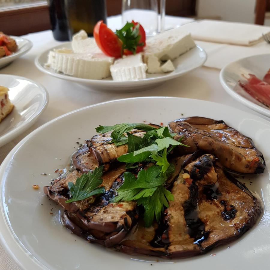 Agriturismo Ricciardelli Villa Contrada  ภายนอก รูปภาพ